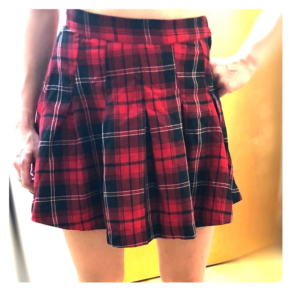 🎉PRICED TO SELL🎉 Plaid skirt